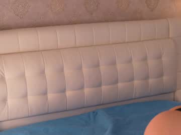 girl
        kittycaitlin cam image #4341792
