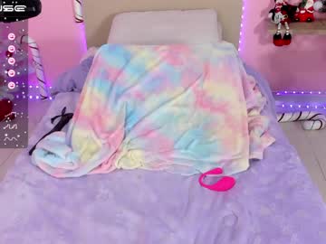 girl
        little_effy18 cam image #257801