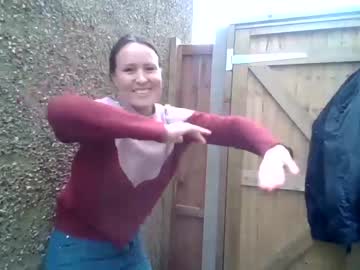 girl
        eatmypie69 cam image #2318620