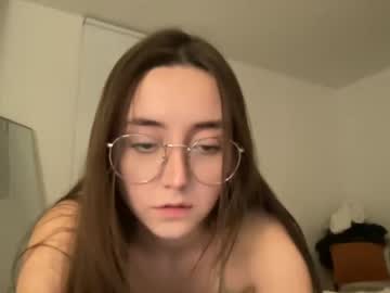 girl
        anasopht cam image #894974