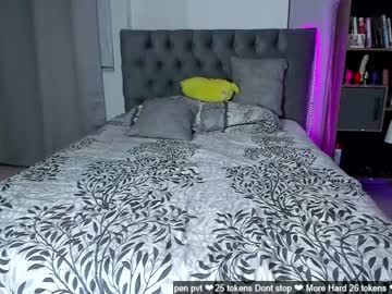 couple
        sky_dominika cam image #929220