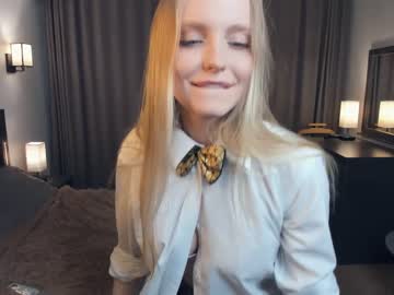 girl
        may_wow cam image #2055606