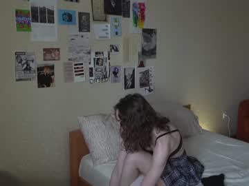 girl
        daisy_mint cam image #786999