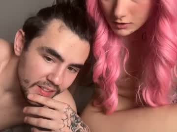 couple
        lilpinkygirl69 cam image #1916072