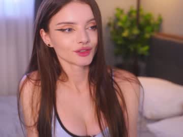 girl
        bellacle cam image #4637318