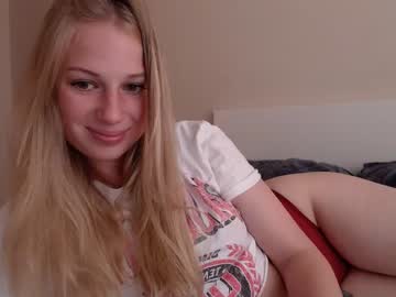 girl
        magic_couple13 cam image #1341872