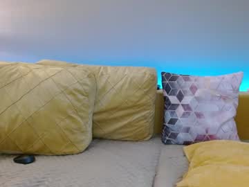 girl
        juicy_peach88 cam image #94138