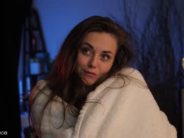 girl
        lettymoa cam image #2623291