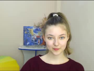 girl
        vivien_leight cam image #740167