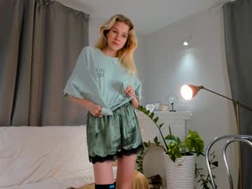 girl
        coventinadavy cam image #2675592