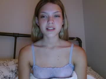girl
        miafosterx cam image #2632850