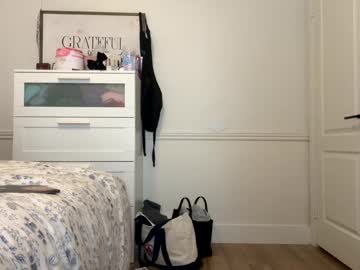 girl
        ameliabrabus cam image #4286293