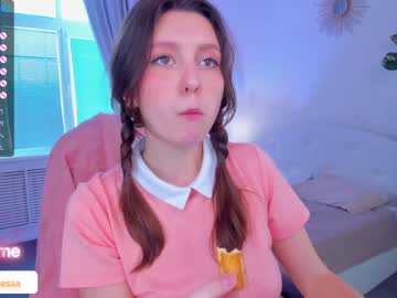 girl
        renessy_ cam image #767327