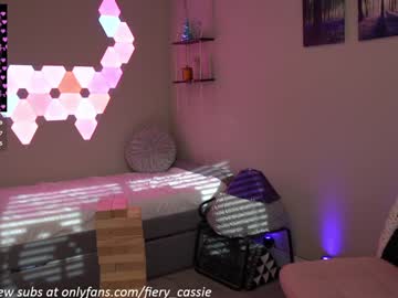 girl
        fiery_redhead cam image #4496038