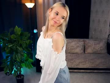 girl
        breckbunyard cam image #4102748