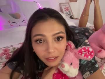 girl
        keirasworld cam image #4529987