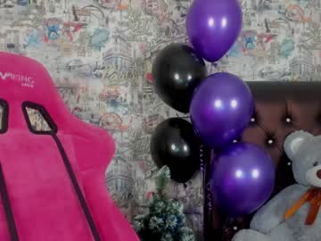 girl
        angelina_new cam image #325747