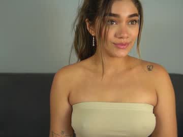 girl
        ashley_ospino cam image #3352507