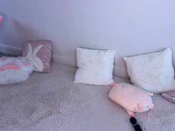 girl
        canikissyou_ cam image #4630857