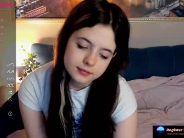 girl
        nessa_more cam image #444109