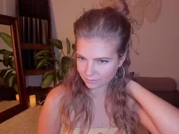 girl
        kosmickate cam image #431425