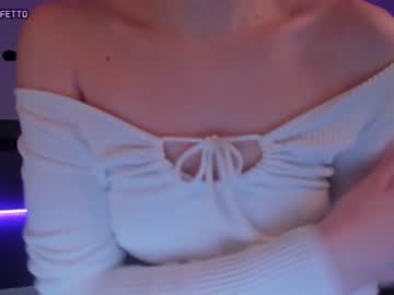 girl
        annareffett0 cam image #597415