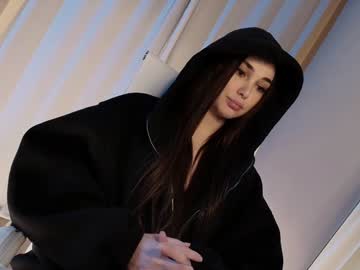 girl
        hollyextra cam image #4614901