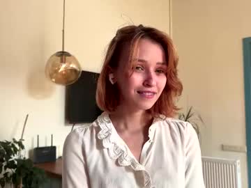 girl
        ms_dira cam image #4507494