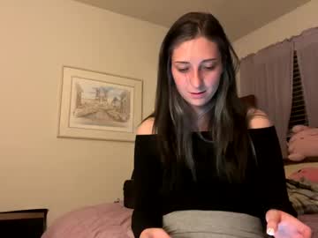 girl
        kittypurr79 cam image #3783569