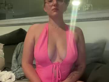 girl
        madisoninmiami cam image #1749215
