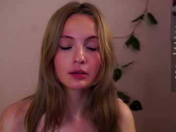 girl
        esmeblond cam image #3150303