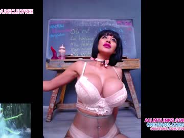 girl
        livecleo cam image #1676145