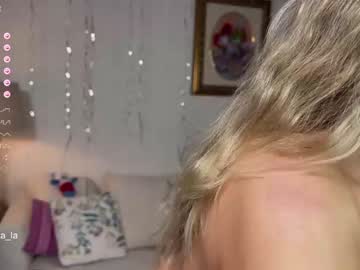 girl
        tatti_1 cam image #2756401