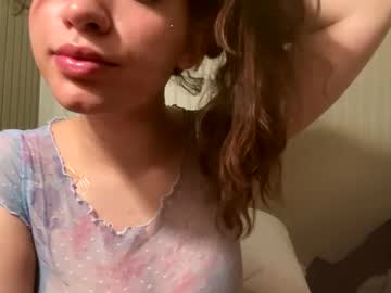 girl
        nycfairybelle cam image #4137277