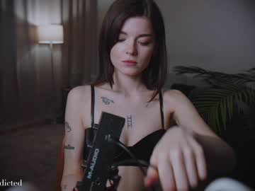 girl
        auddicted cam image #617922