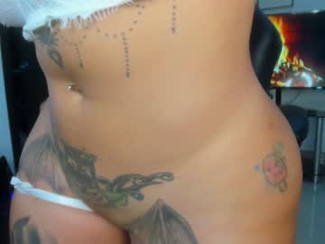 girl
        srta_roja cam image #2145550