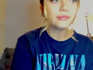 girl
        angiefaith cam image #132745