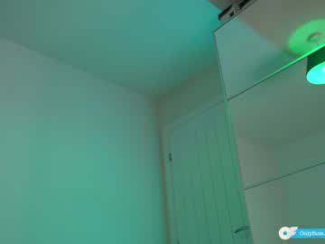 girl
        chloewildd cam image #1703026