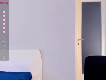 girl
        kittycaitlin cam image #888346
