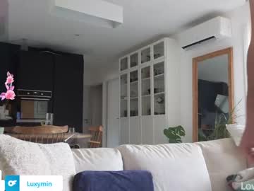 couple
        luxymin cam image #2673637
