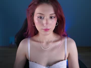 girl
        greeny_mat cam image #2975950