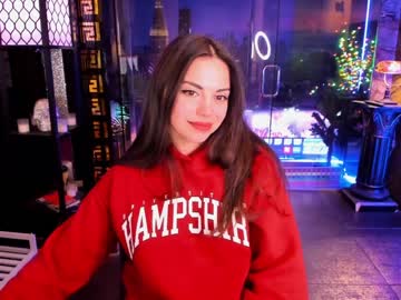 girl
        alma_pearl cam image #695910