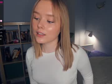 girl
        sun_shiiine cam image #879559