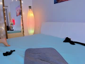 girl
        kittycaitlin cam image #1833896