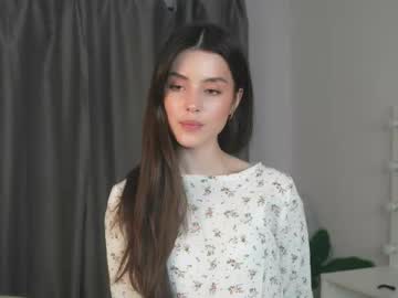 girl
        lucky_forme cam image #4173000