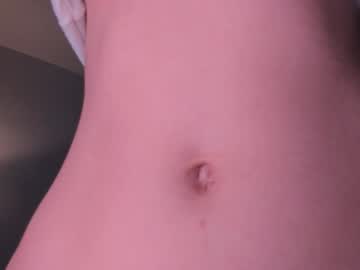 girl
        lauratanguy cam image #3508447