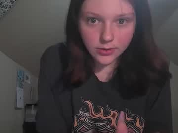 girl
        astridbaker69 cam image #2236535