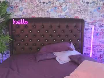 girl
        angelina_new cam image #2805986