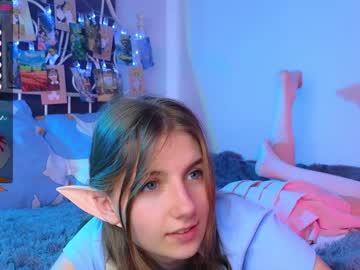 girl
        cute_fox_girl cam image #2831101