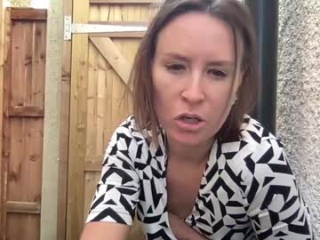 girl
        eatmypie69 cam image #3372730